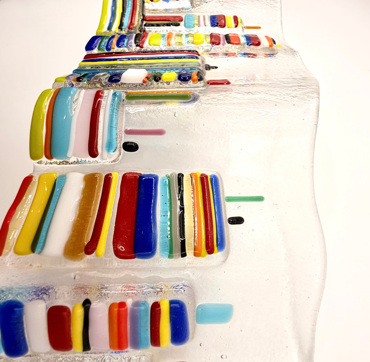 City Freestanding Glass Wave
